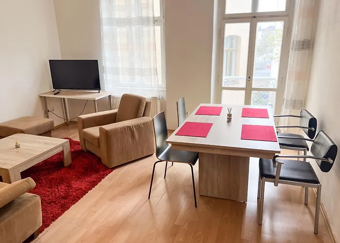 Zentrale In Kulmbach- 20km Bis Bayreuth 库姆巴赫