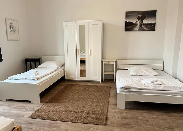 Zentrale In Kulmbach- 20km Bis Bayreuth 库姆巴赫